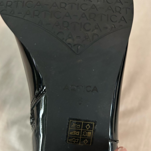 Artica Nelson Bootie - Picture 8 of 11